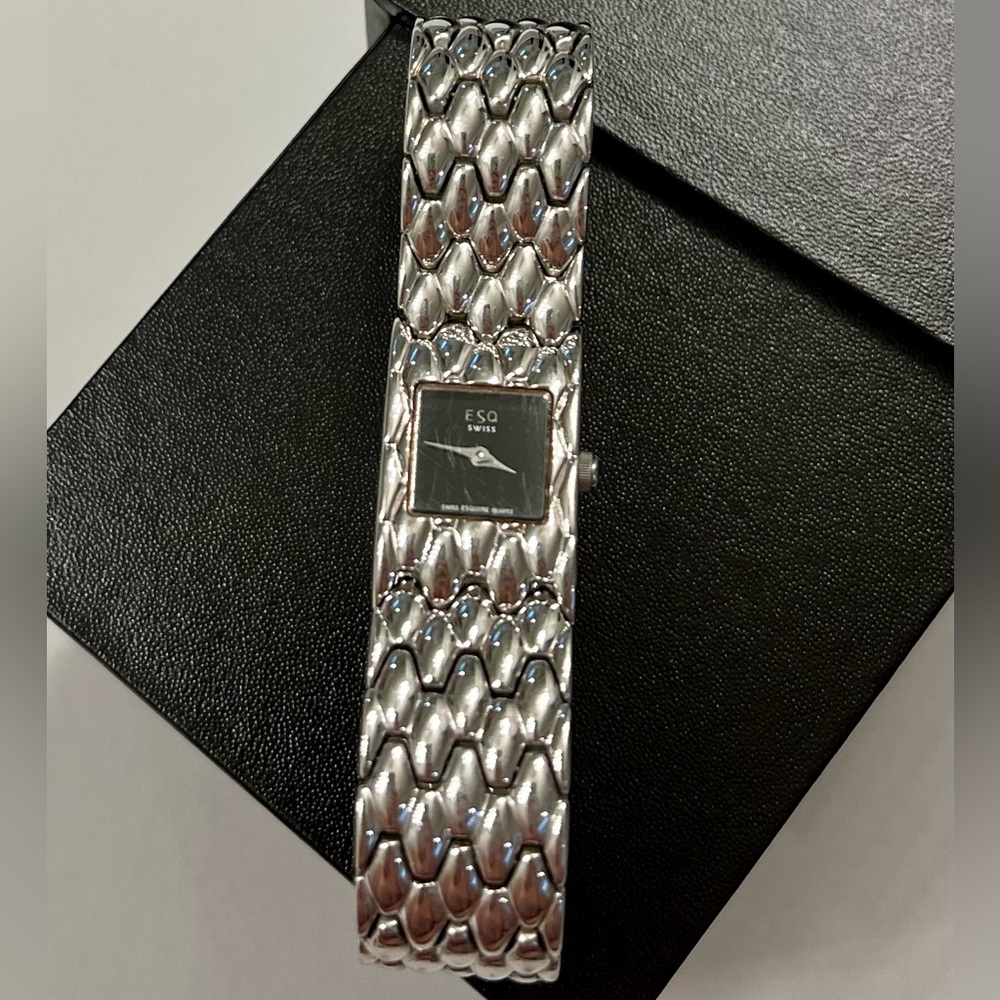 Ladies Wrist Watch ESQ Swiss Esquire Quarts Movement Water Resistant 100560